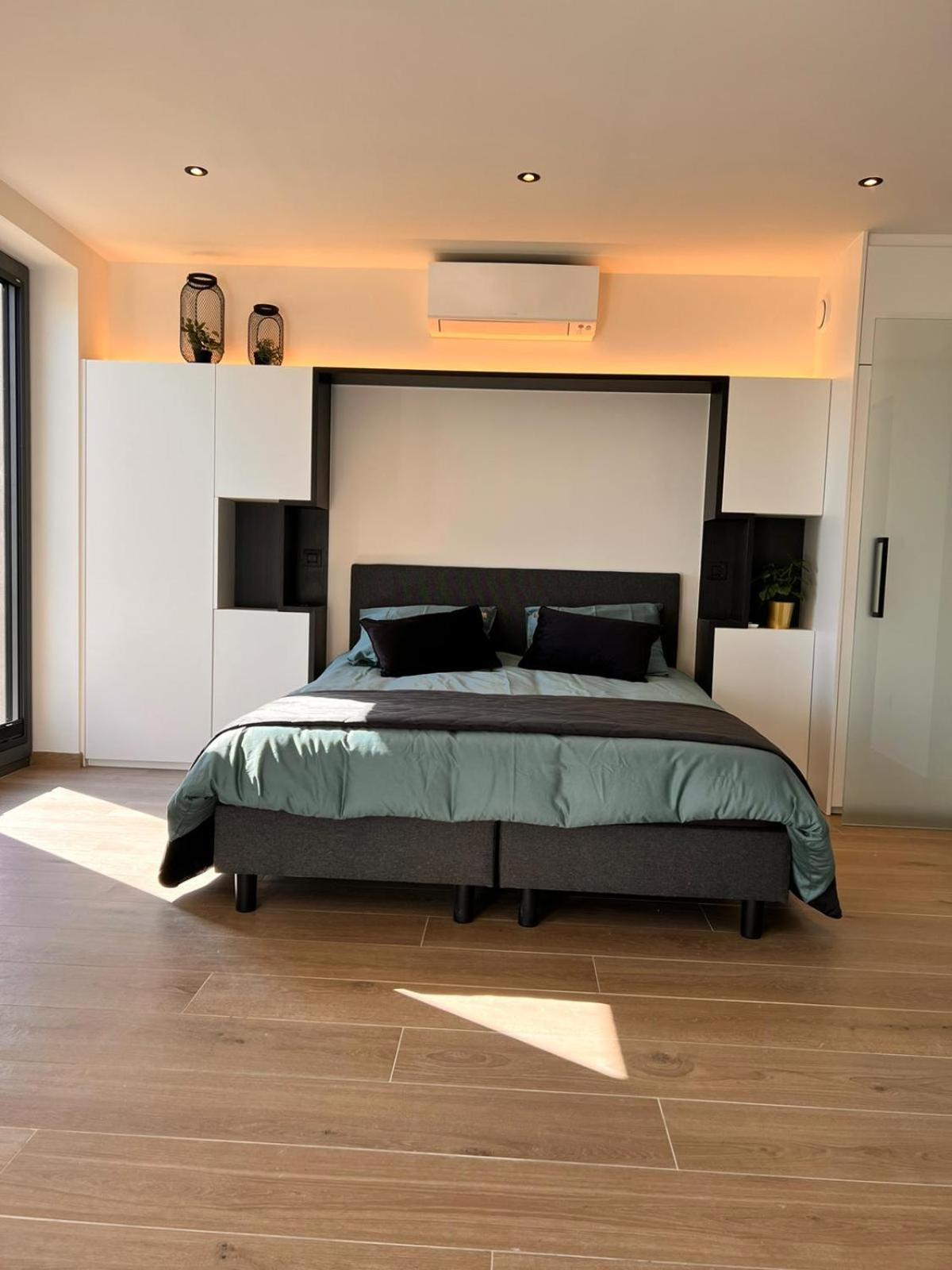 Inova Guesthouse Хасселт Экстерьер фото